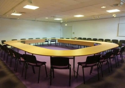Aménagement - agencement en mobilier salle de réunion, conférences ou formation