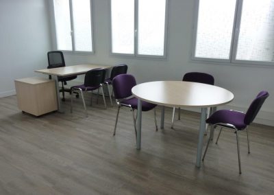 Mobilier salle d'attente, mobilier de bureaux, sièges & table à Ifs (Caen - Calvados 14 en Normandie)