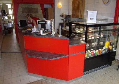 Mobilier de restauration, comptoir-bar pour une pizzeria à Caen (Calvados-14) en Normandie