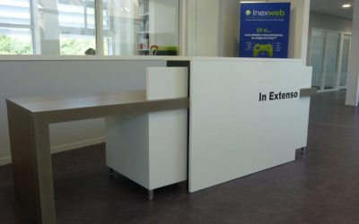 Mobilier de bureau & comptoir d’accueil sur mesure – Agence In Extenso à Cherbourg