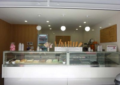Agencement de commerces à Bayeux - Café à glaces