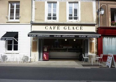 Agencement de commerces à Bayeux - Relooking d'extérieur (façade) d'un café
