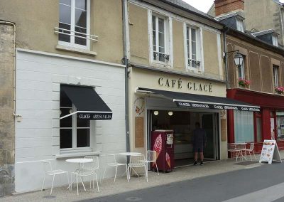 Agencement de commerces à Bayeux - Relooking d'extérieur (façade) d'un café