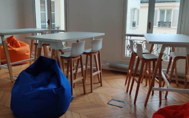 Agencement mobilier de bureau pour le groupe Récréa à Paris