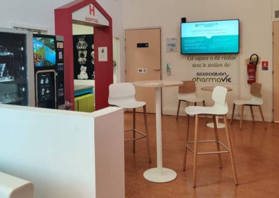 Agencement & mobilier espace d'attente de la Clinique du Grand Avignon en Provence-Alpes-Côte d’Azur