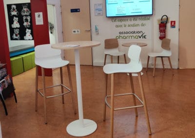 Agencement & mobilier espace d'attente de la Clinique du Grand Avignon en Provence-Alpes-Côte d’Azur