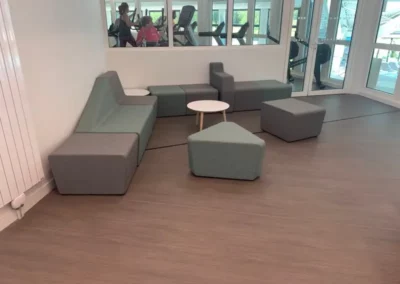 Aménagement d'un hall d'accueil d'un centre aquatique